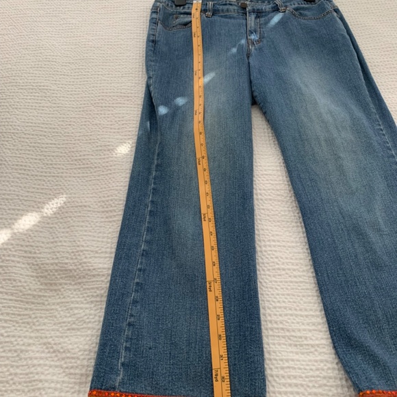 Cute jeans, size 8, embellished cuffs and back pockets - Picture 12 of 13